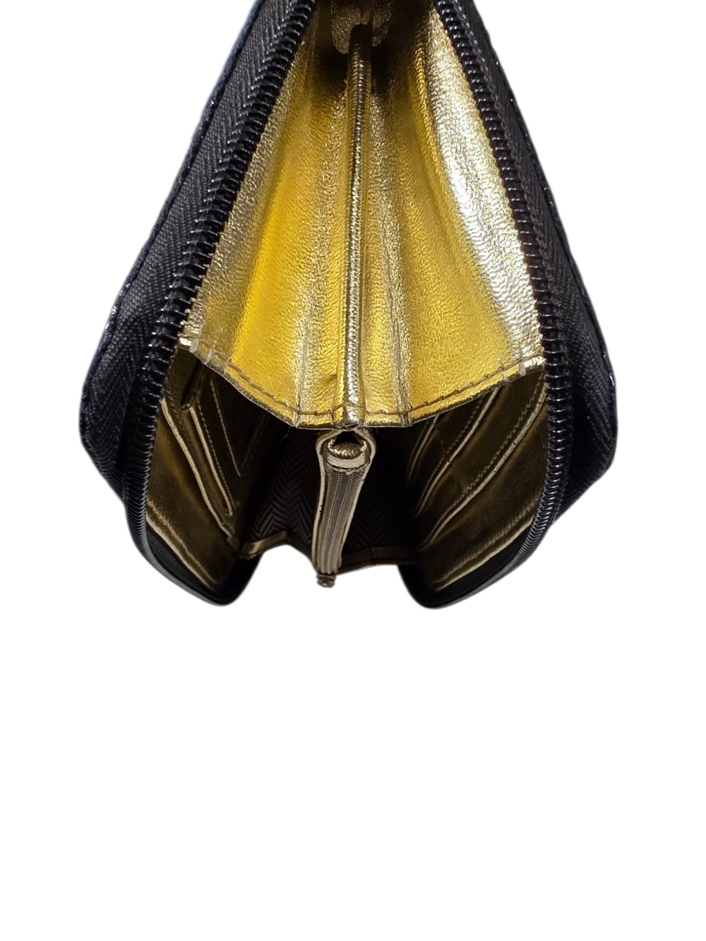Steve Madden Black Metallic Zip Around Wallet Gold Logo Plate Used - Picture 9 of 9
